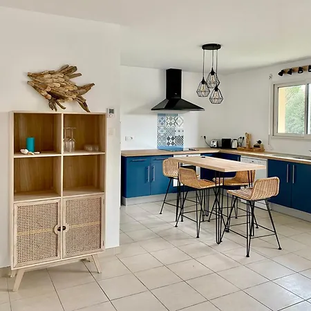 House Near And Center Of Carteret 6 Pers Holiday home